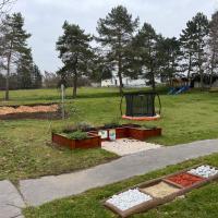 Odkaz: https://www.prirodnazahrada.eu/sites/default/files/styles/large/public/img_6926.jpeg?itok=6hUbRF91